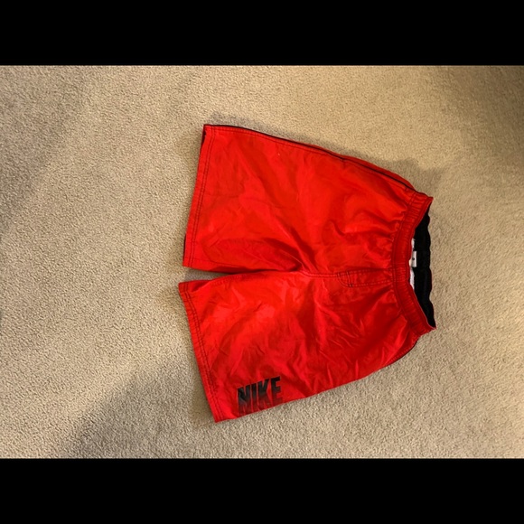 Nike boys XL shorts - Picture 1 of 4
